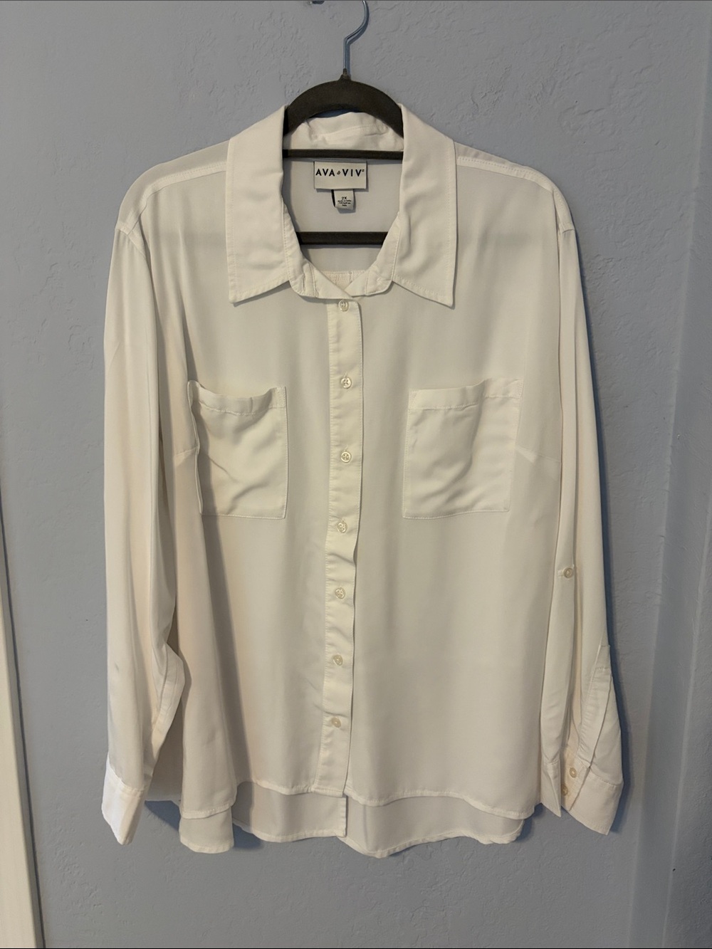 Ava & Viv White Button-Front Pocket Blouse
